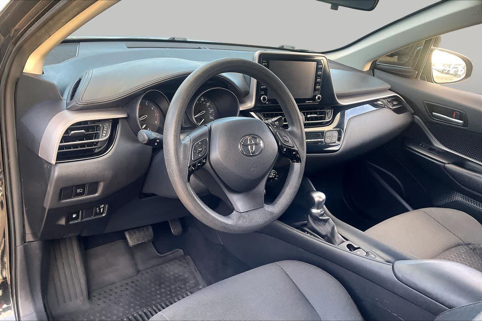 Used 2020 Toyota C-HR LE FWD image 17