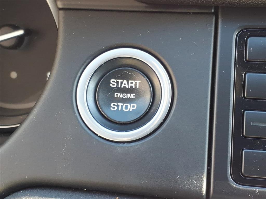 Used 2017 Land Rover Discovery Sport HSE image 23