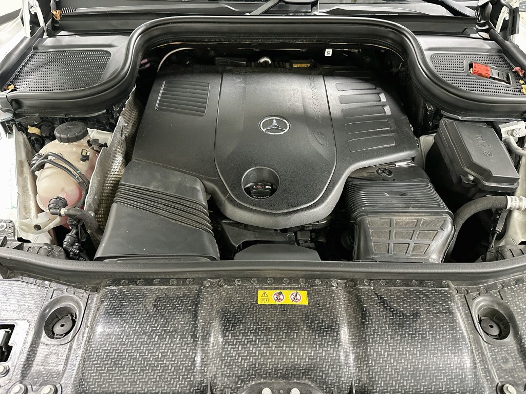 Used 2024 Mercedes-Benz GLS 450 4MATIC image 32
