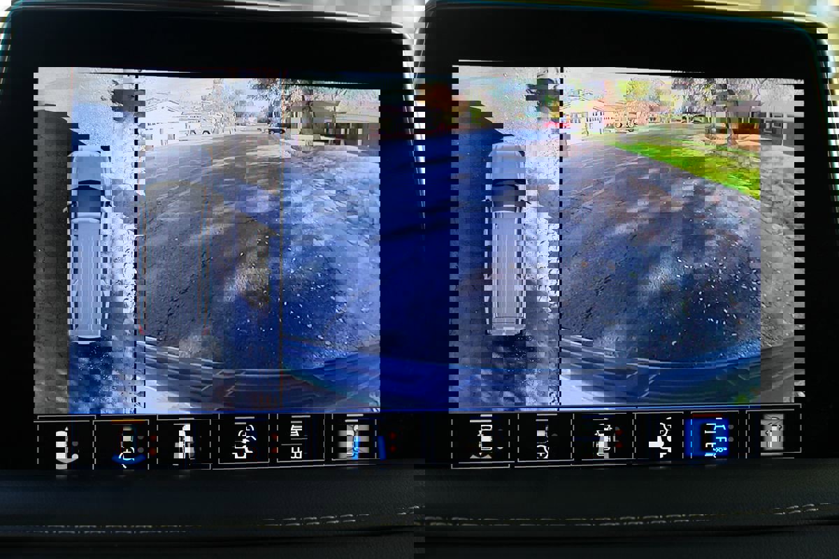 Used 2021 Chevrolet Tahoe Premier w/ Premium Package image 41