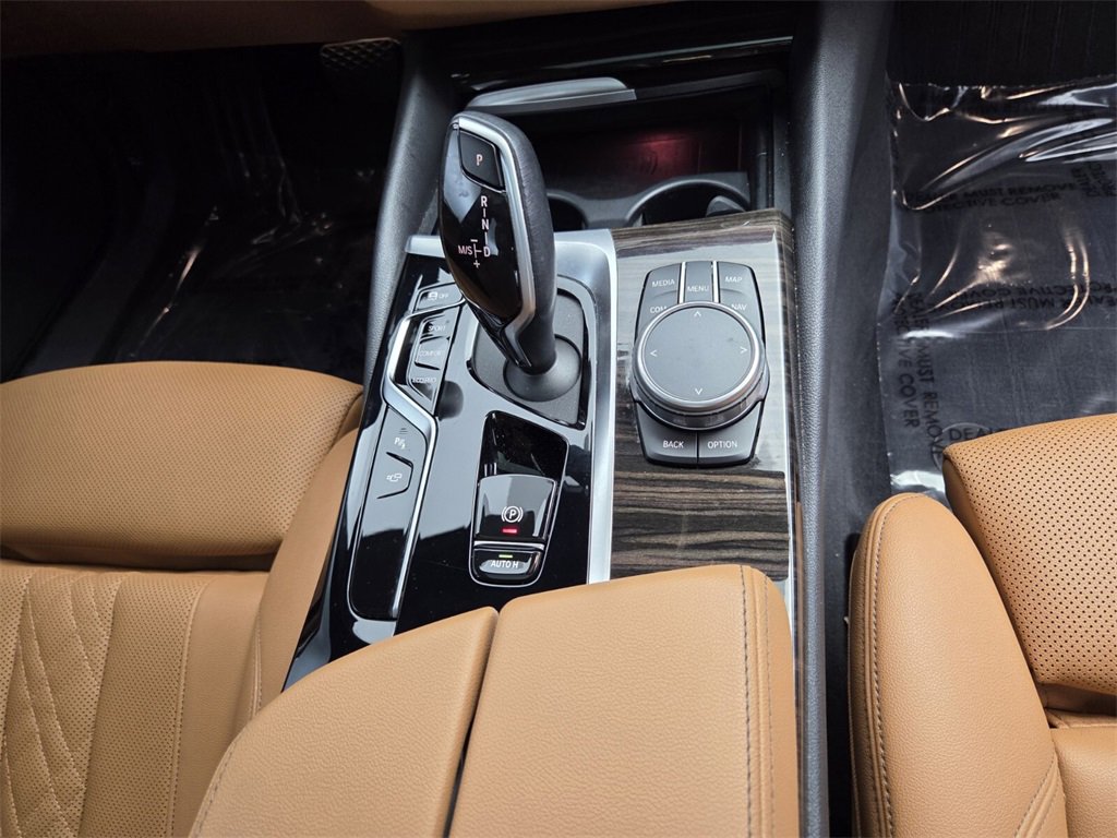 Used 2021 BMW 530i w/ Premium Package image 16