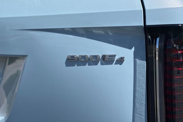 New 2026 Cadillac Vistiq Sport w/ LPO, Floor Liner Package image 27