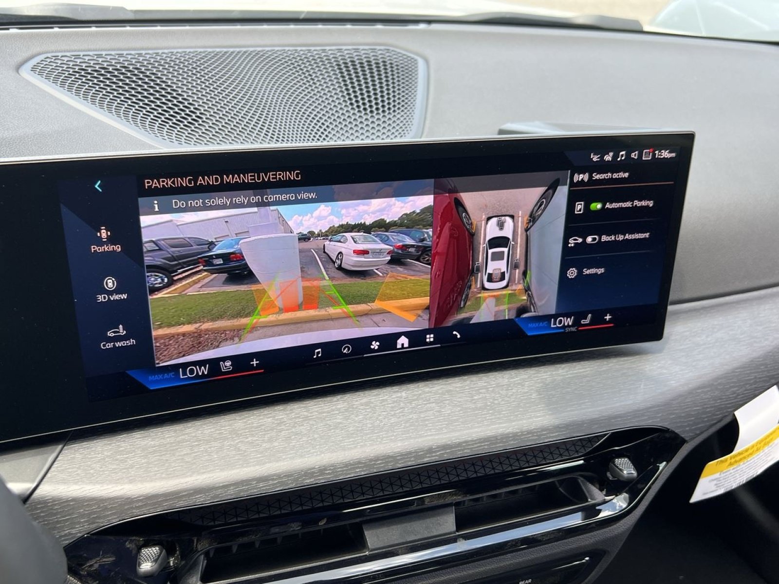 New 2025 BMW 330i xDrive Sedan w/ Premium Package AWD/4WD image 16
