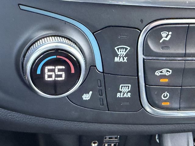 Used 2023 Chevrolet Traverse RS FWD image 38