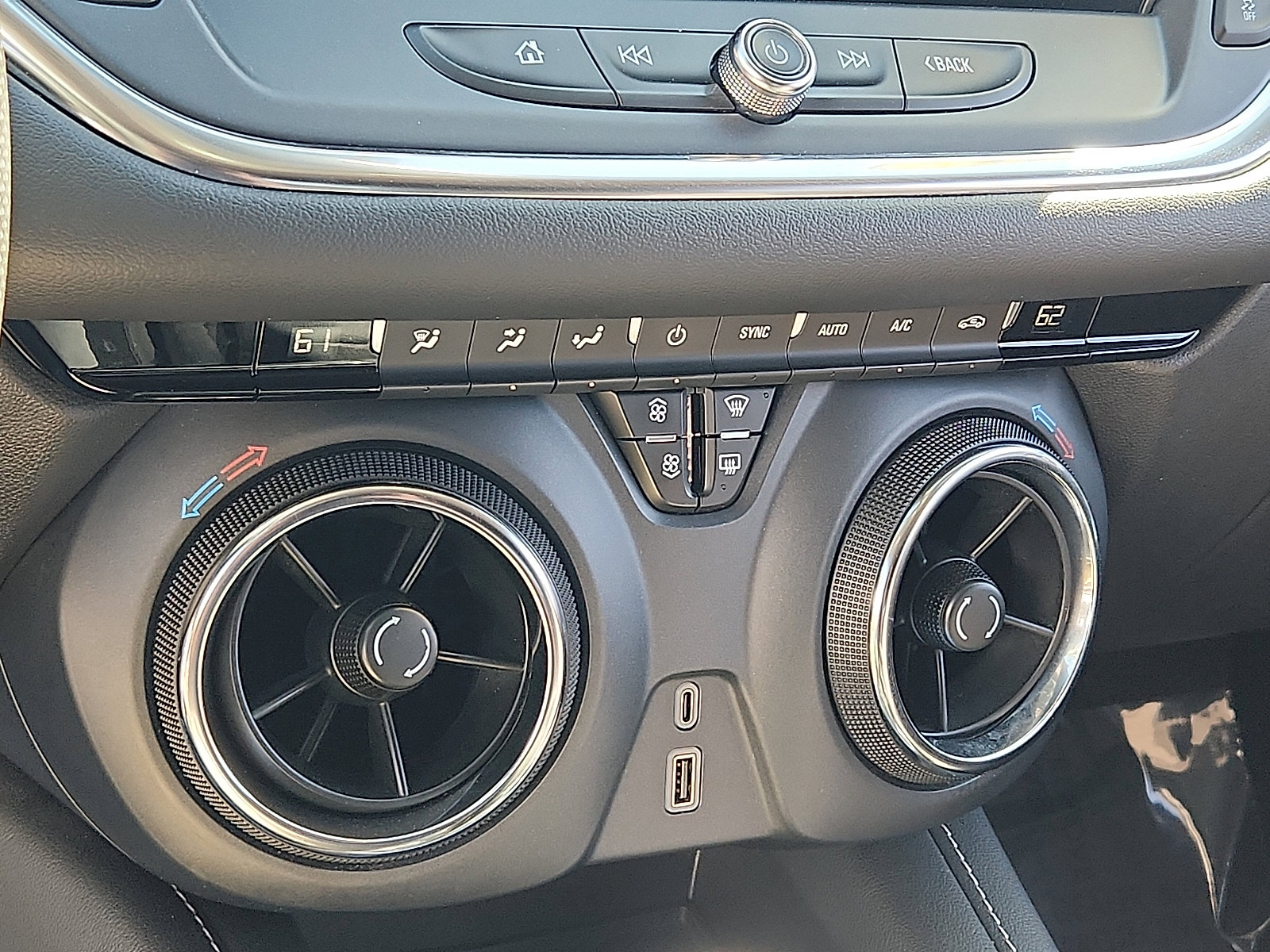 Used 2023 Chevrolet Blazer LT image 15