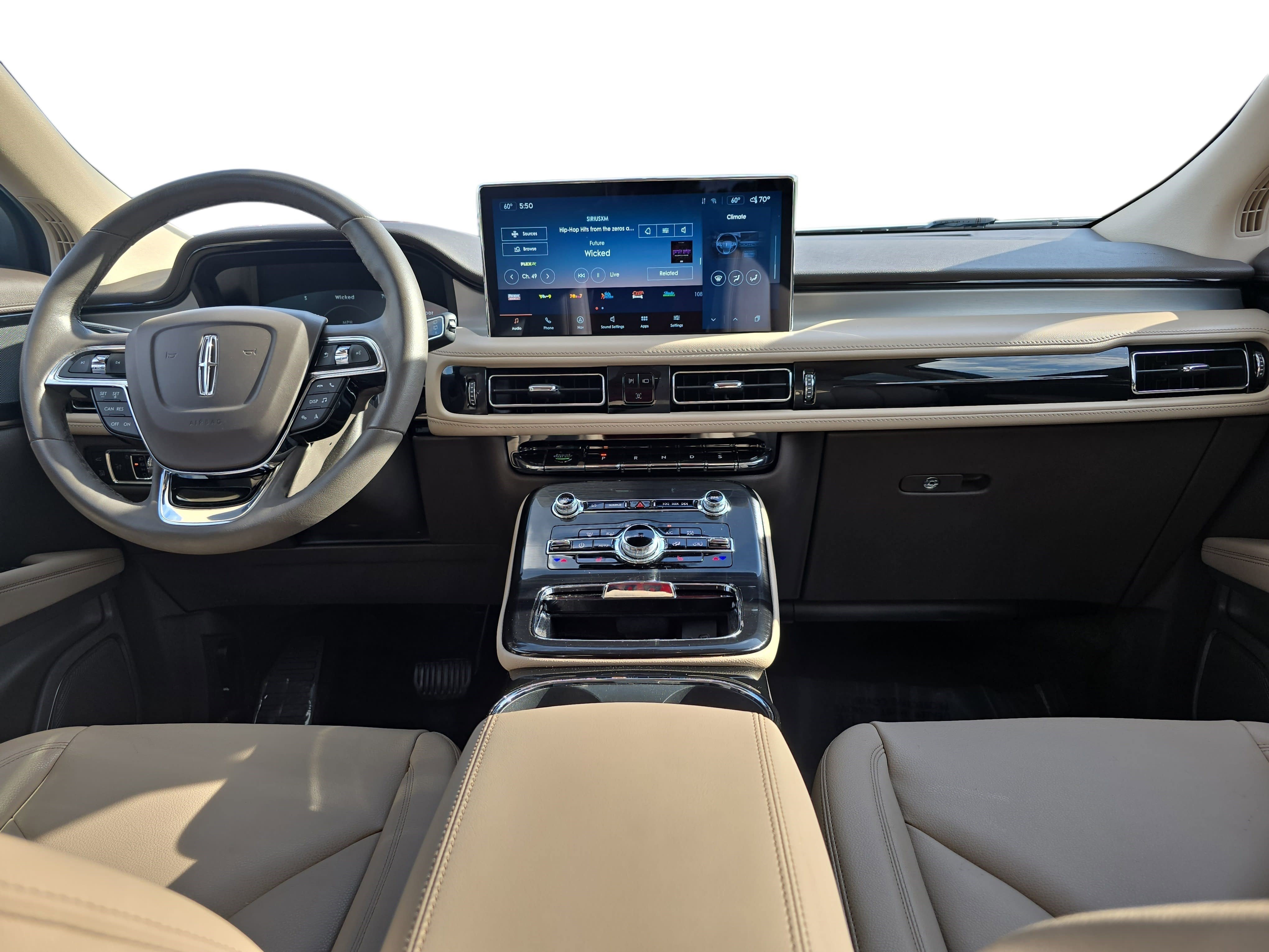 Used 2023 Lincoln Nautilus AWD w/ Premium Package image 9