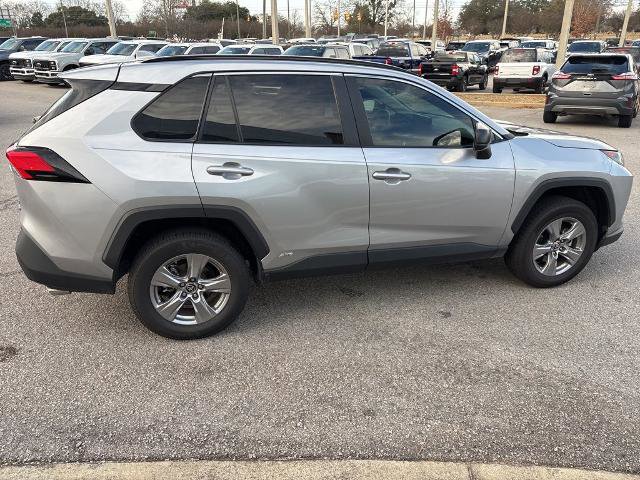 Used 2022 Toyota RAV4 LE image 6