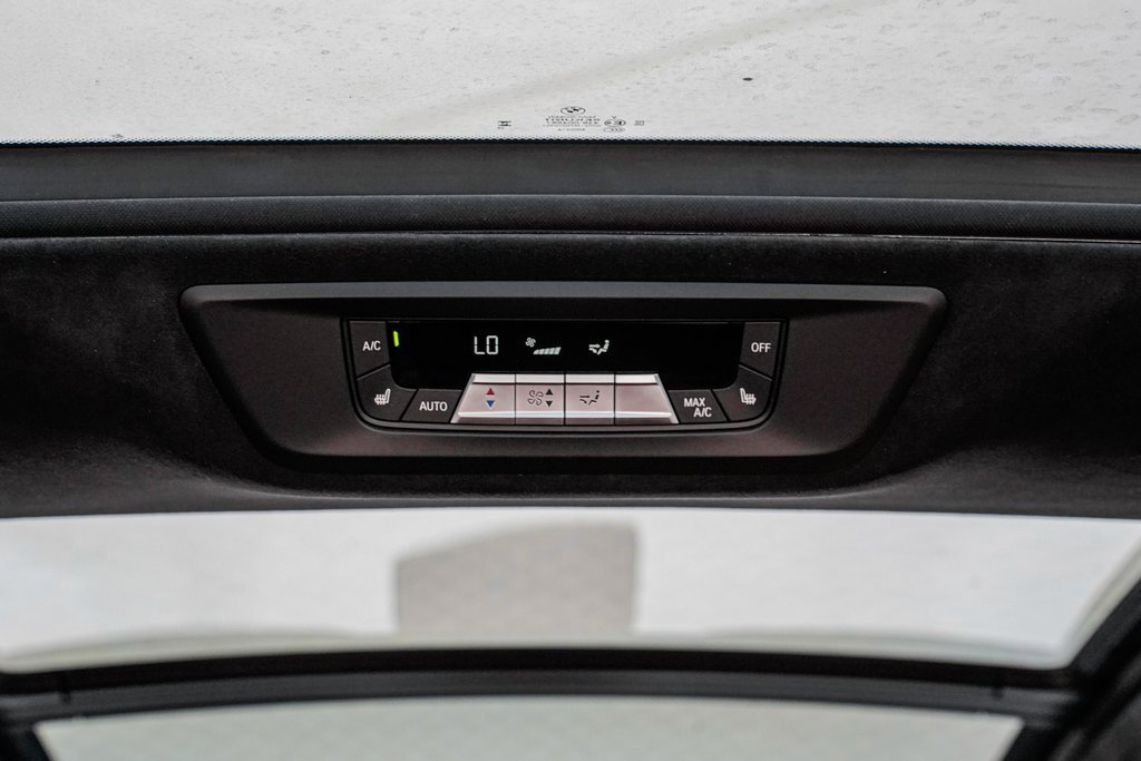 Used 2025 BMW X7 M60i image 25