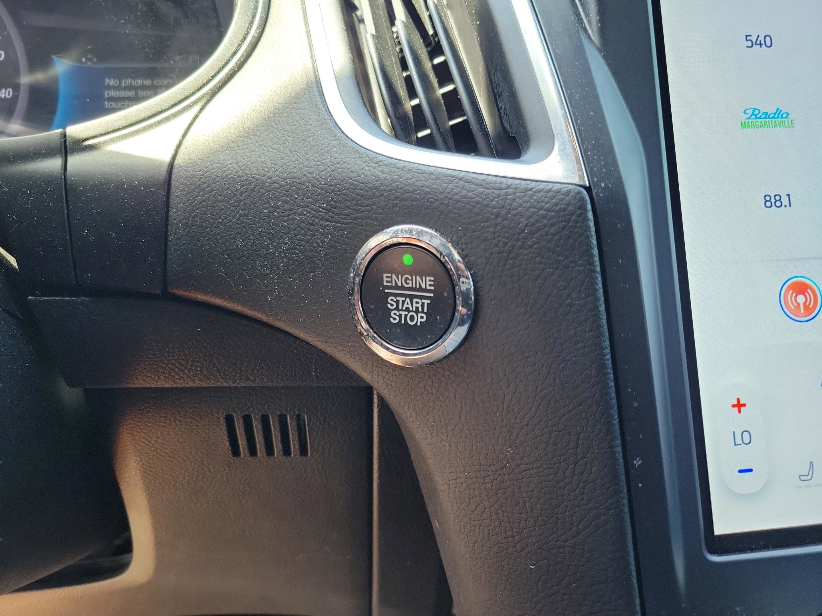 Used 2022 Ford Edge ST image 15