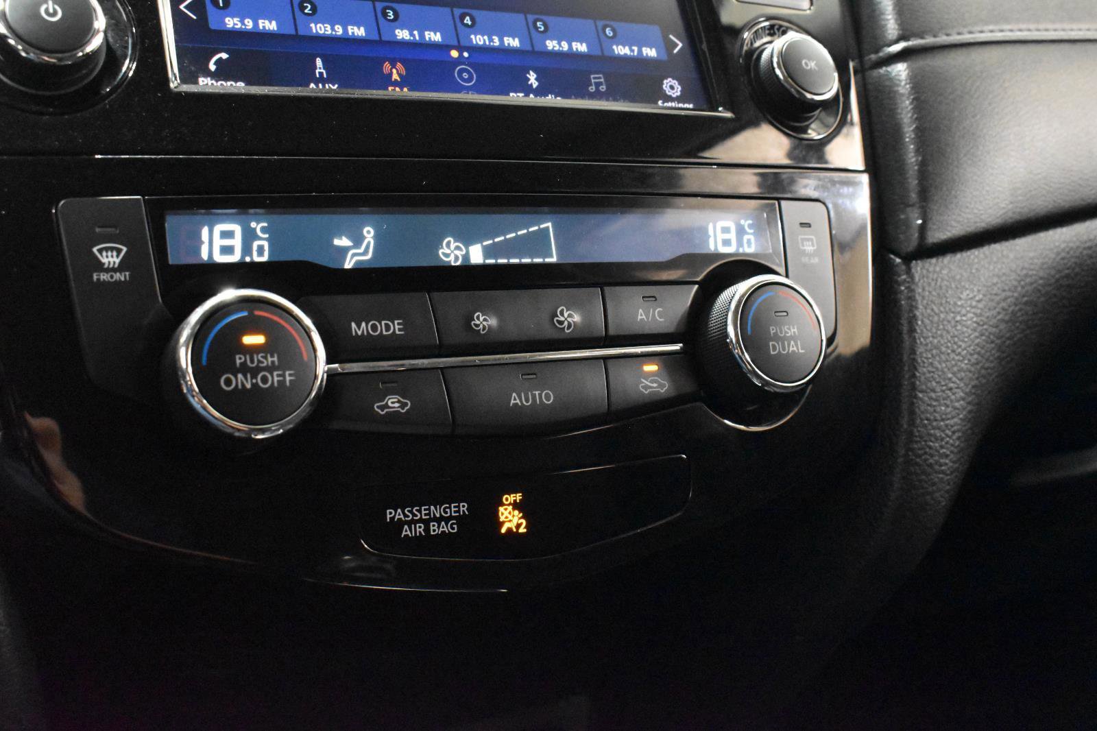 Used 2019 Nissan Rogue S image 17