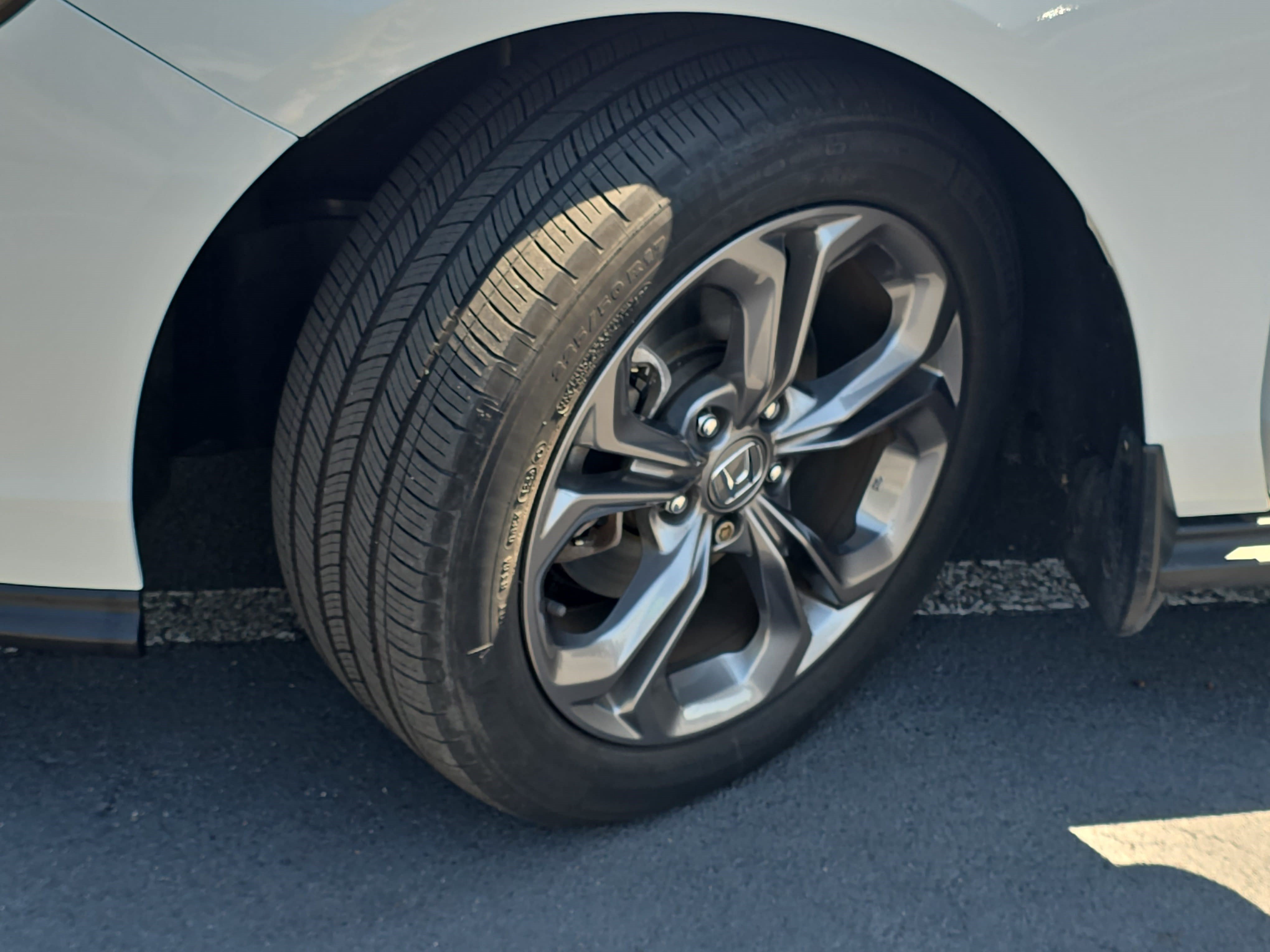 Used 2023 Honda Accord EX image 32