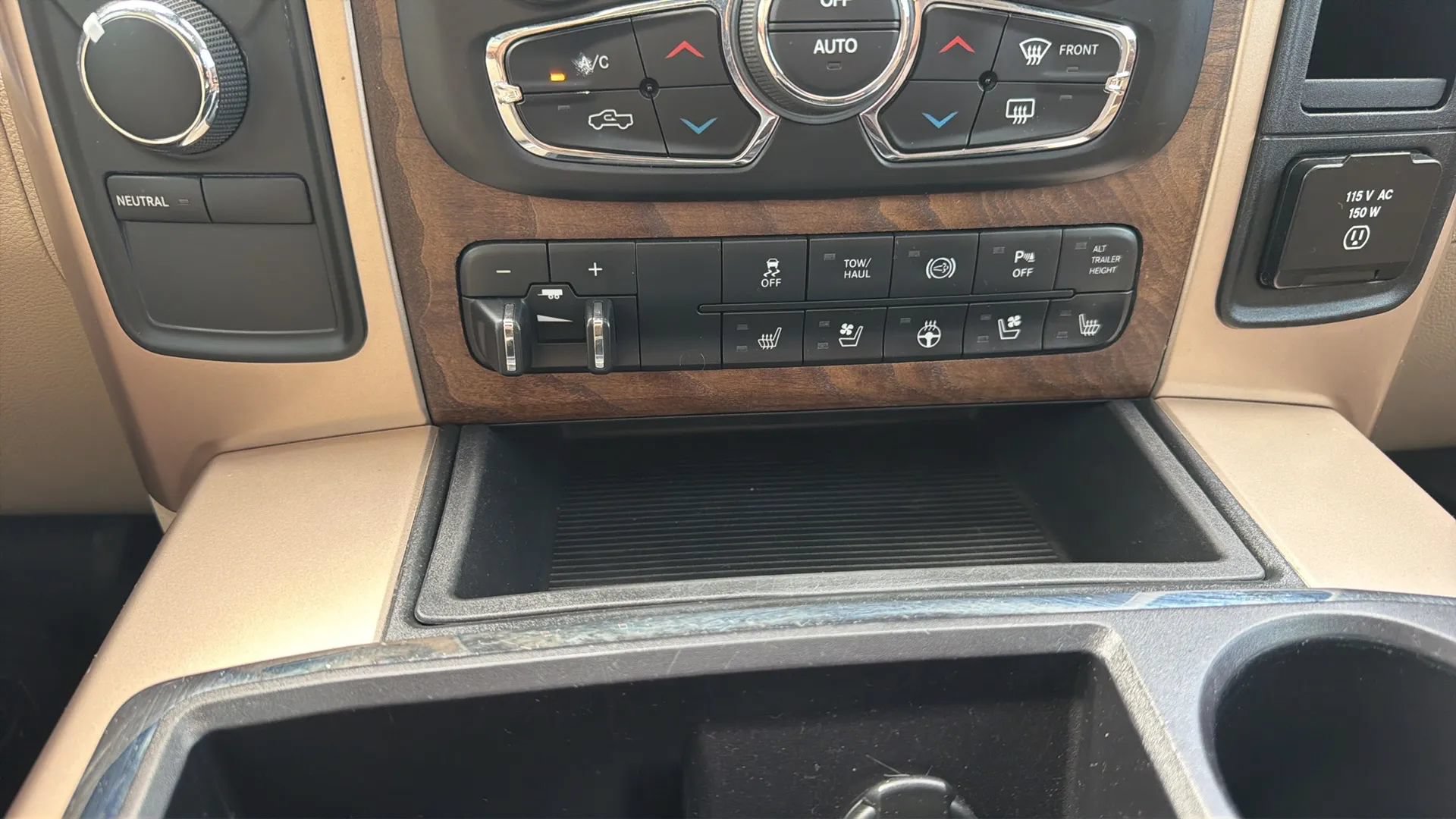 Used 2015 RAM 3500 Laramie Longhorn w/ Convenience Group AWD/4WD image 96