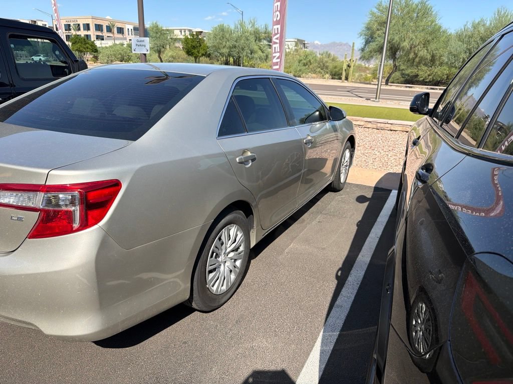 Used 2014 Toyota Camry LE FWD image 5