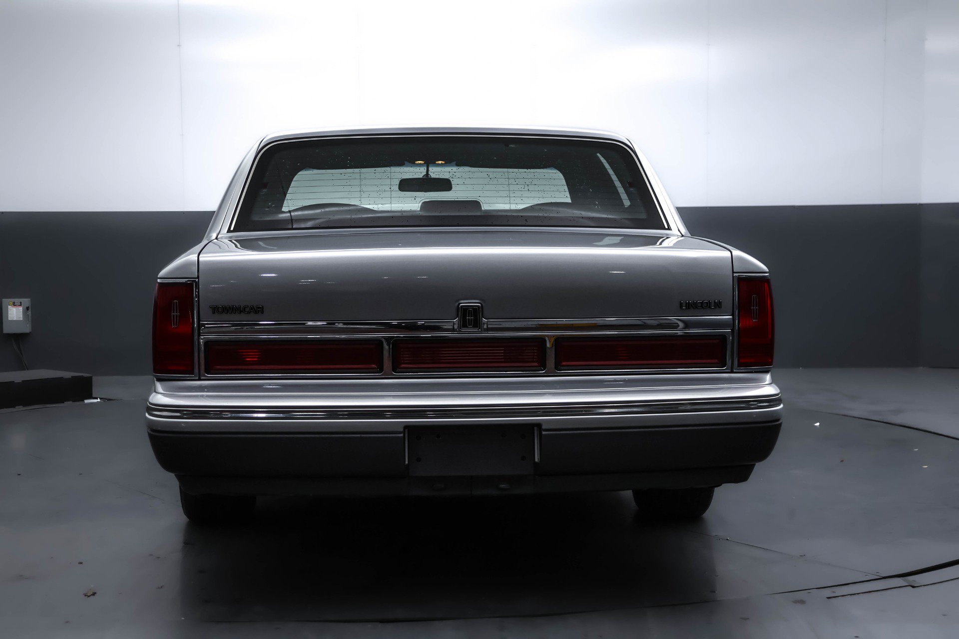 Used 1995 Lincoln Town Car Signature image 21