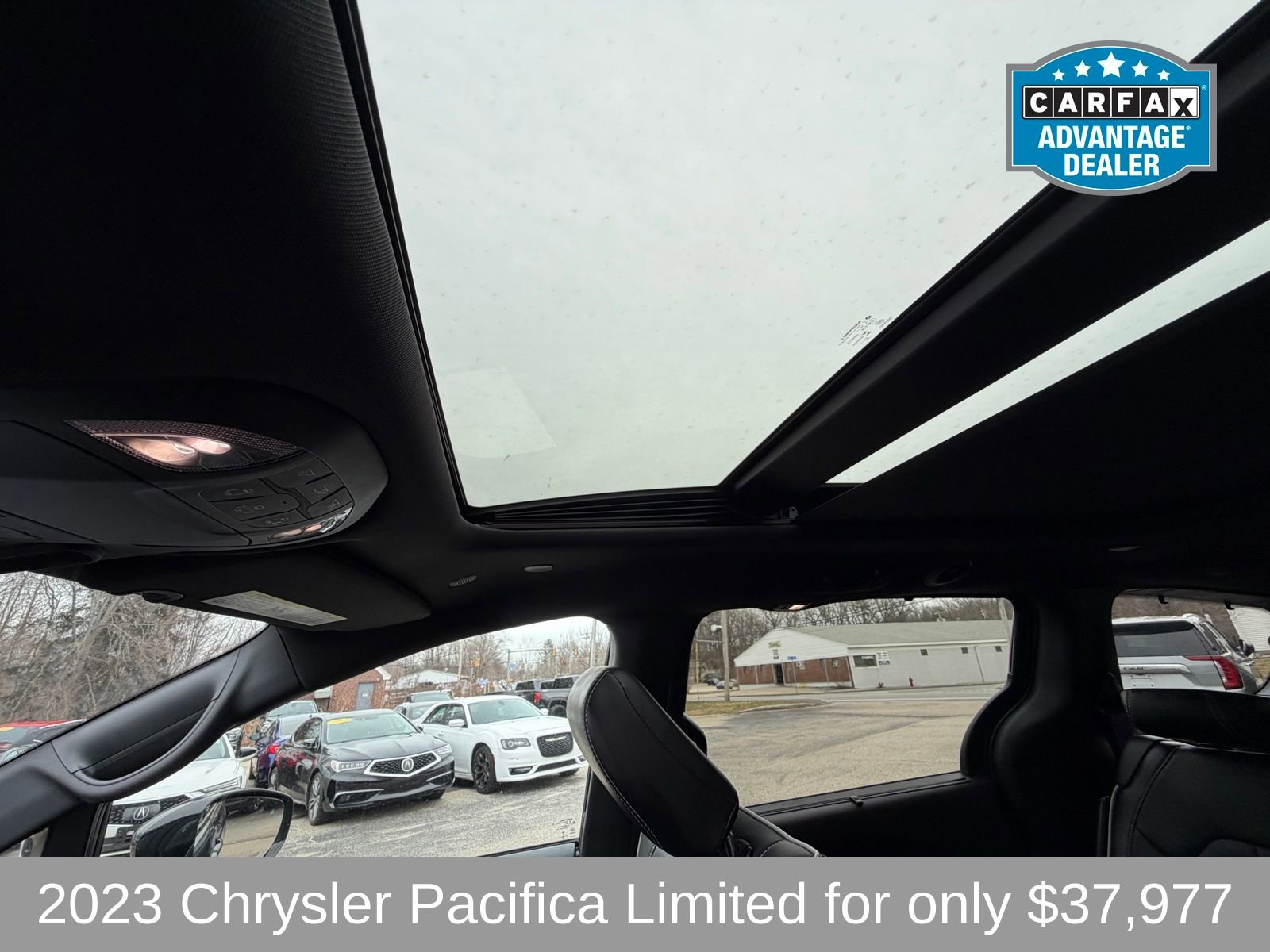 Used 2023 Chrysler Pacifica Limited w/ S Appearance Package image 21