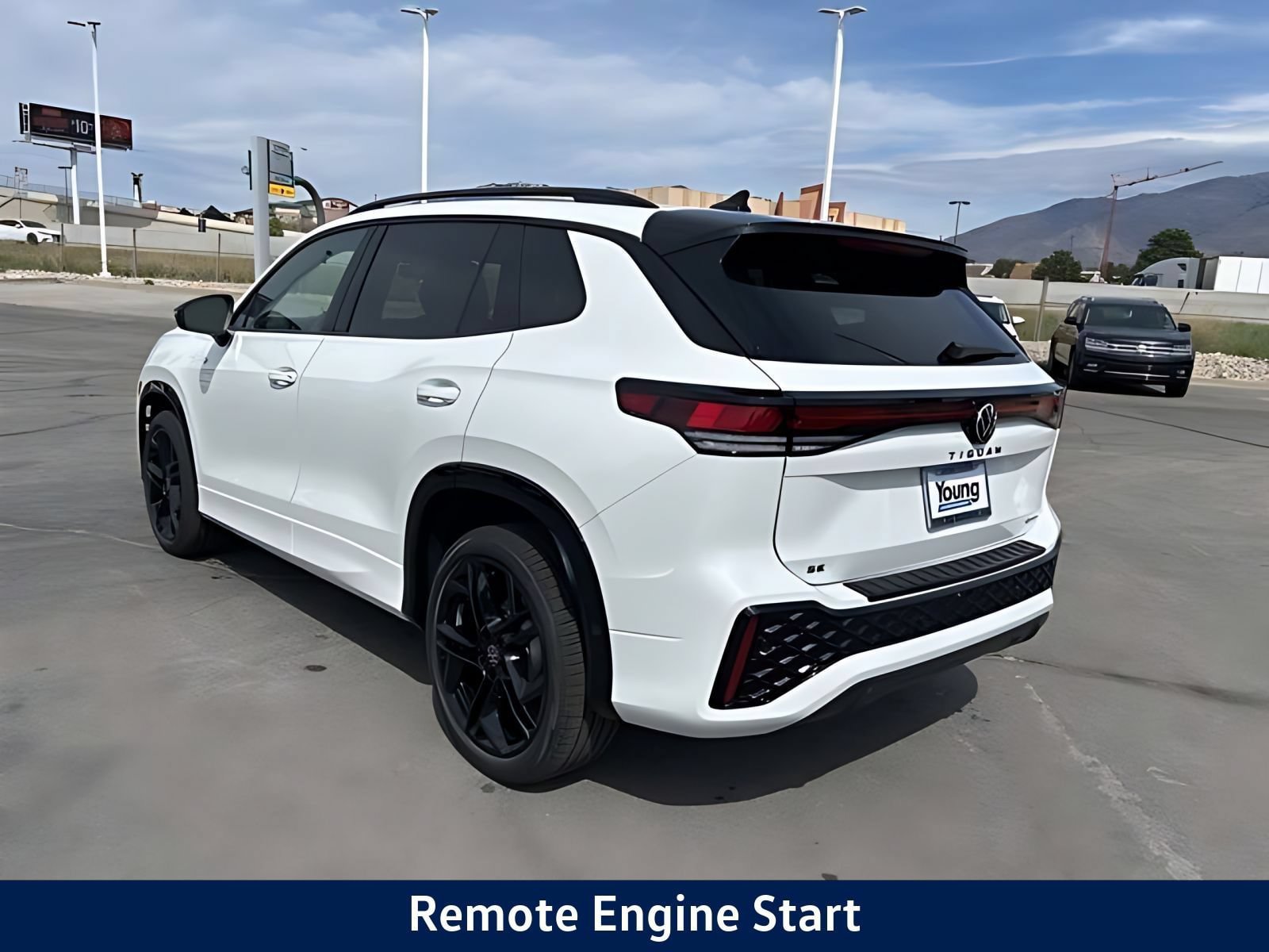 New 2026 Volkswagen Tiguan SE R-Line AWD/4WD image 5
