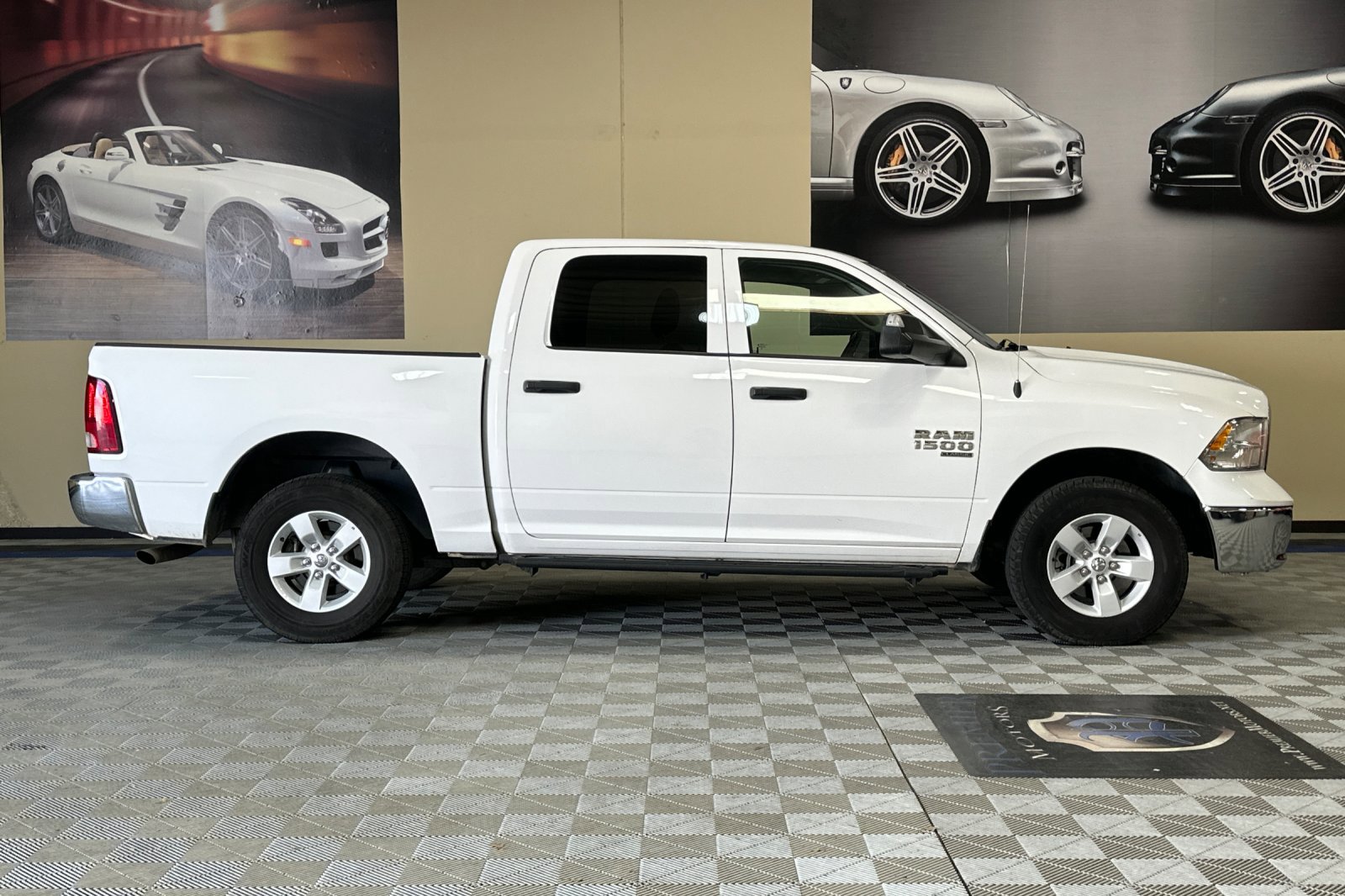 Used 2023 RAM 1500 Classic SLT w/ Trailer & Traction Group AWD/4WD image 3
