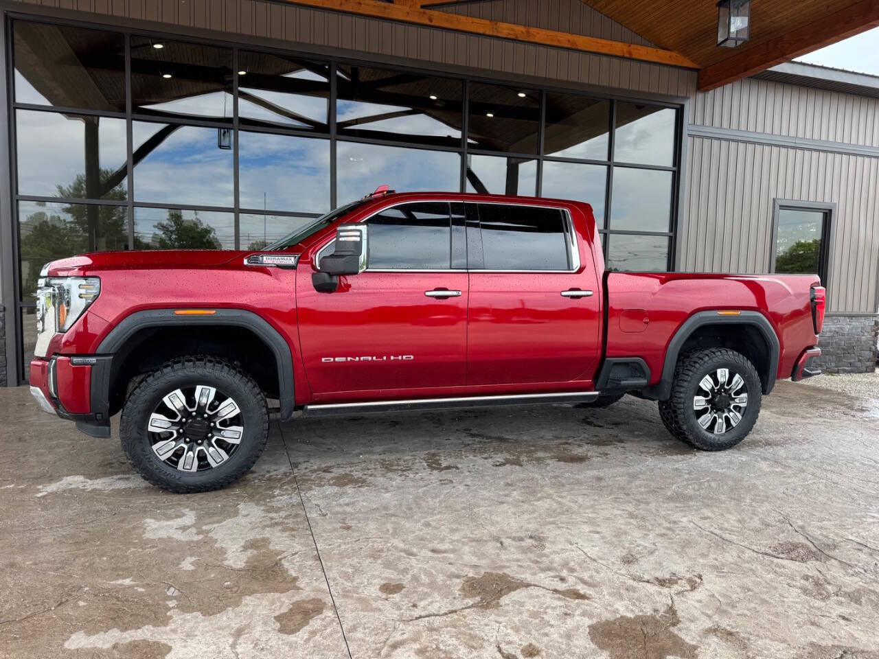 Used 2024 GMC Sierra 2500 Denali w/ Denali Reserve Package AWD/4WD image 2