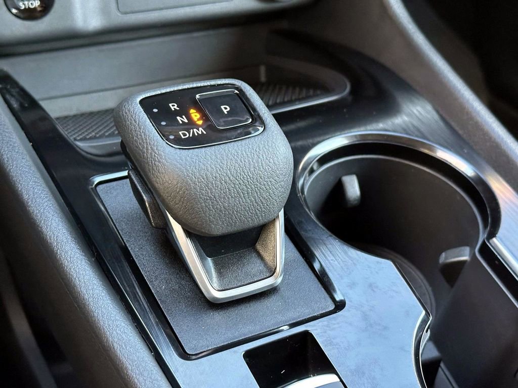 Certified 2025 Nissan Rogue SV image 31