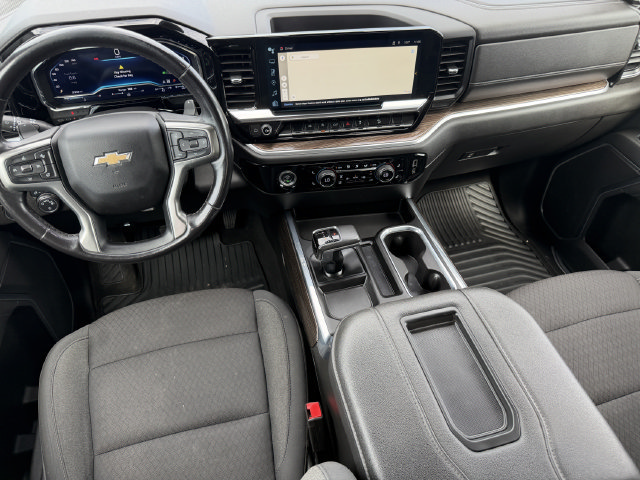 Used 2022 Chevrolet Silverado 1500 LT w/ Z71 Off-Road Package AWD/4WD image 13