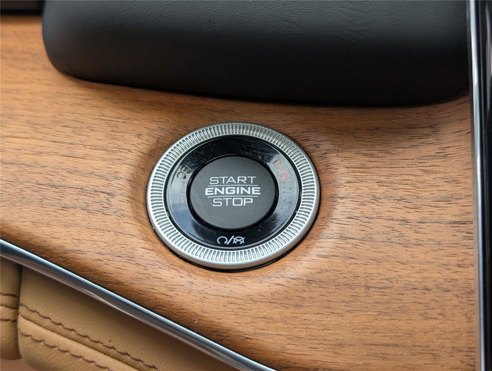 Used 2023 Jeep Grand Cherokee Summit AWD/4WD image 29