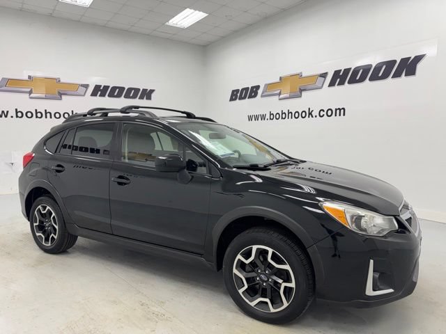 Used 2017 Subaru Crosstrek 2.0i Premium w/ Moonroof Package AWD/4WD image 3
