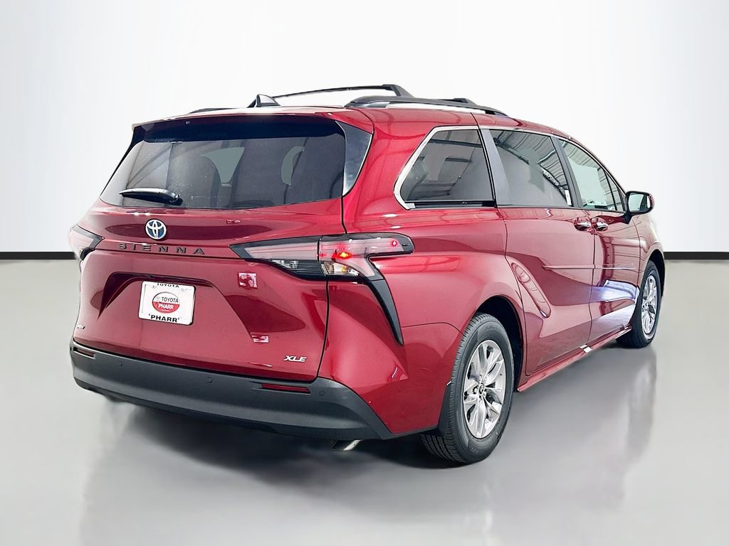 New 2025 Toyota Sienna XLE FWD image 4