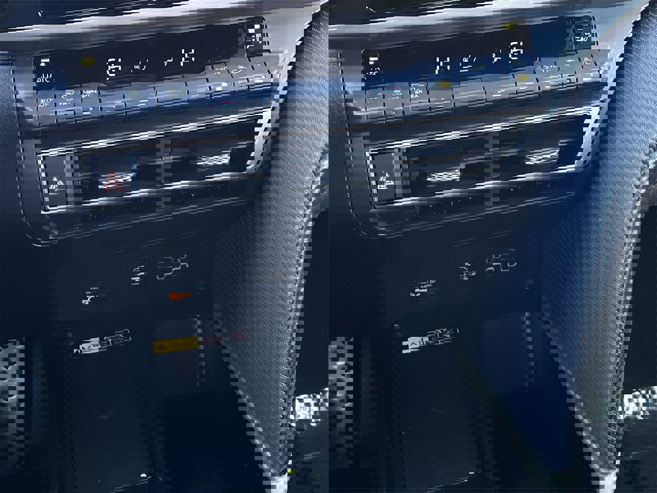 Used 2025 Toyota Camry SE image 18