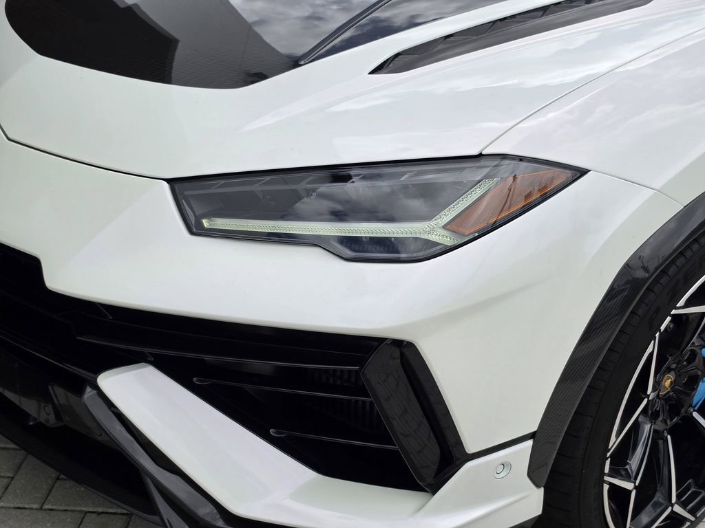 Used 2024 Lamborghini Urus Performante AWD/4WD image 9
