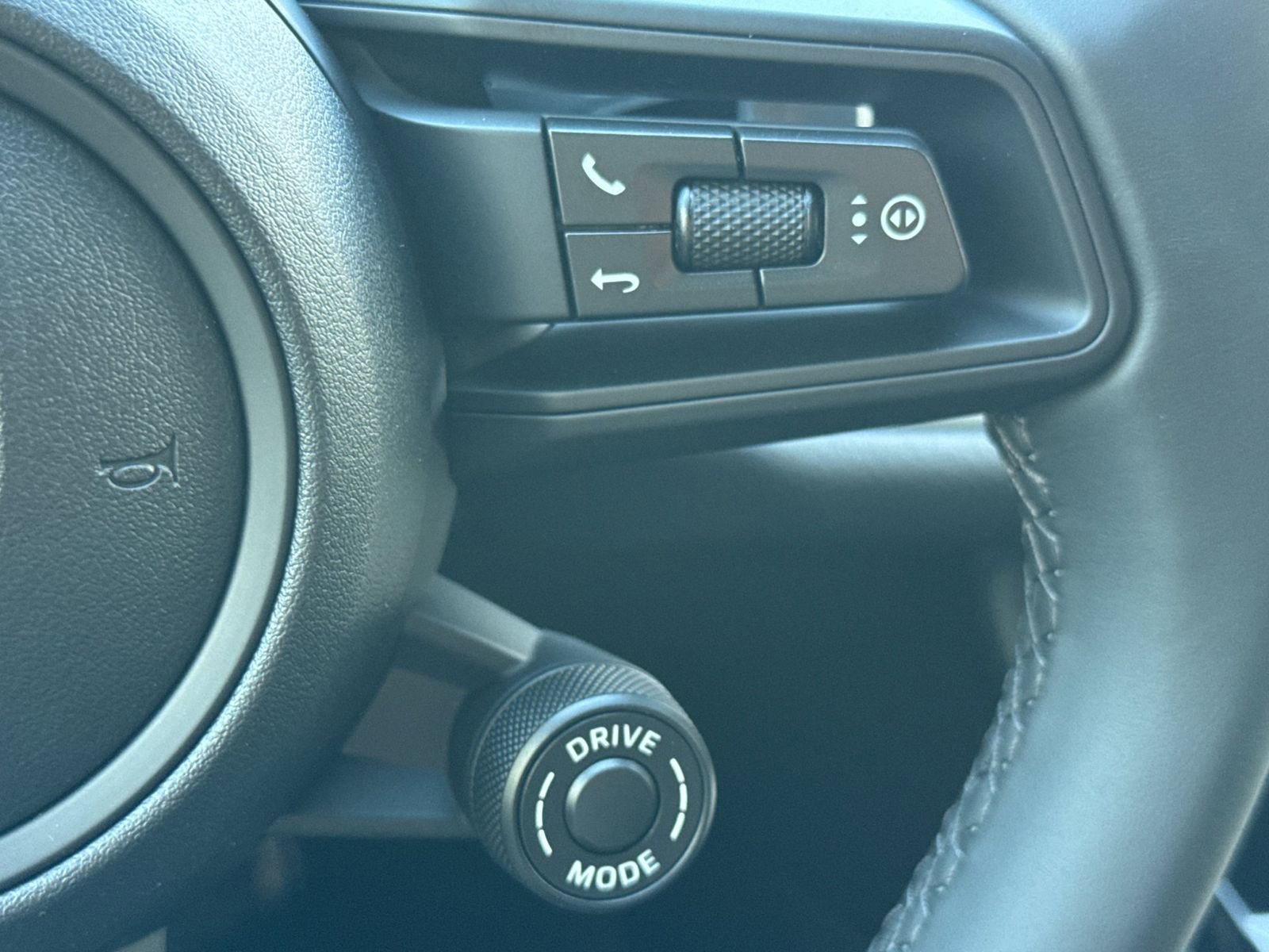 New 2026 Porsche Cayenne image 30