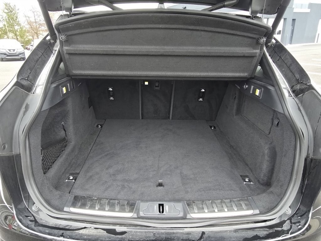 Used 2025 Jaguar F-PACE R-Dynamic S image 17