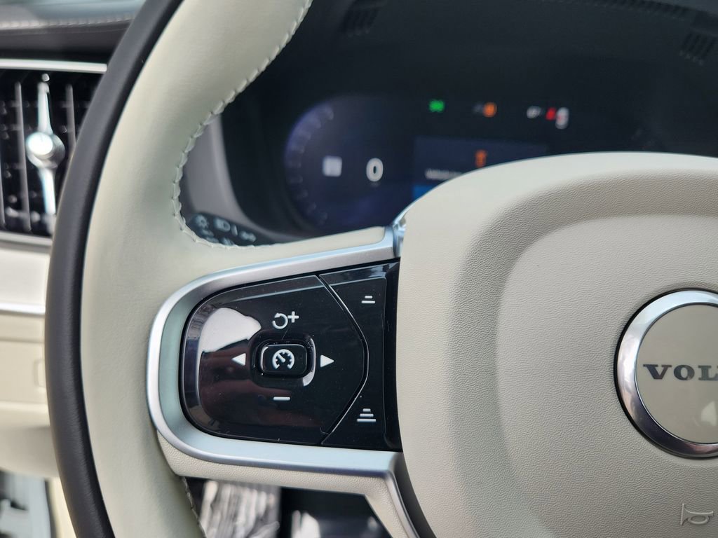 New 2026 Volvo XC60 B5 Ultra w/ Protection Package Premier image 16