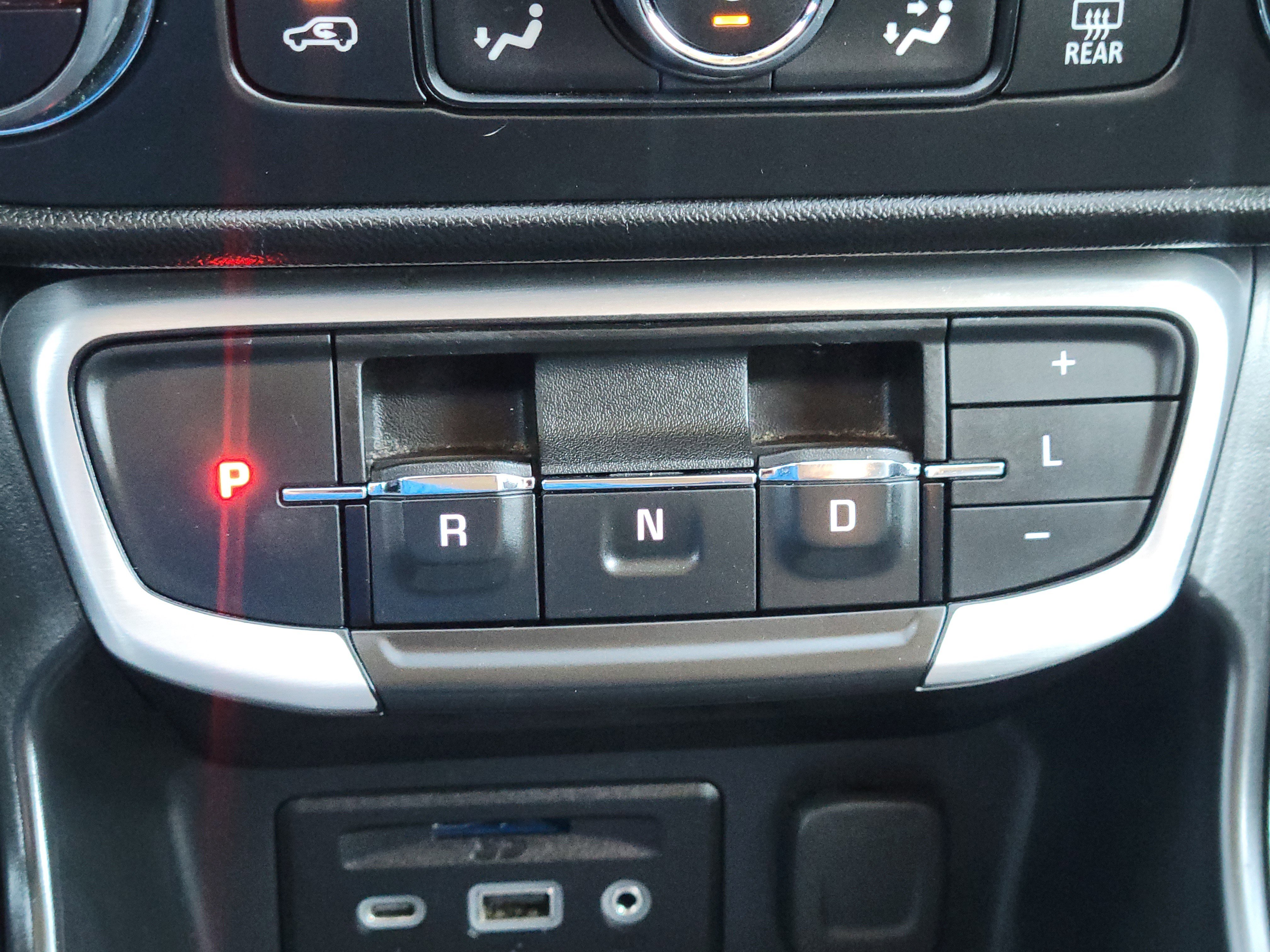 Used 2023 GMC Terrain SLT image 20