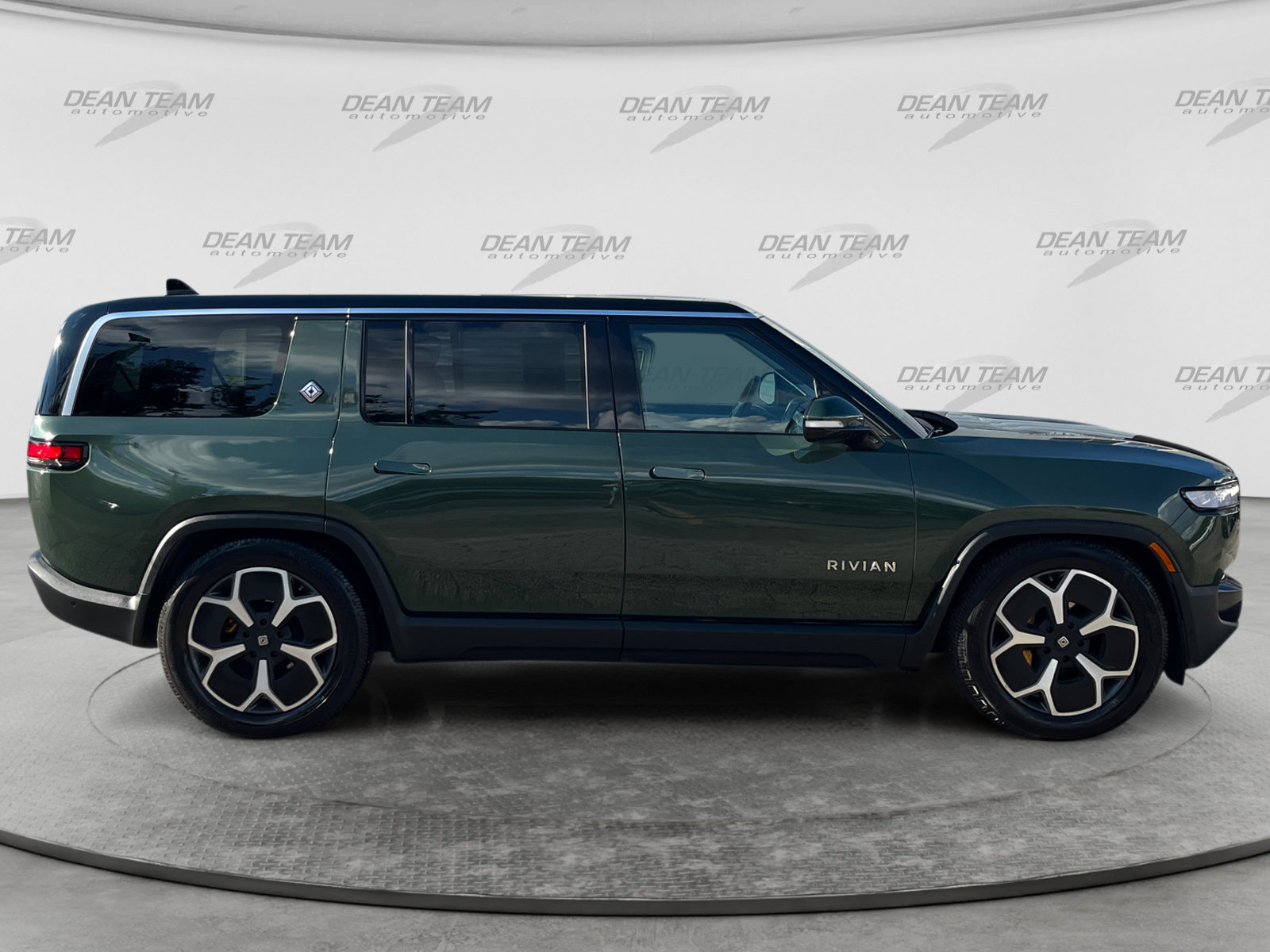 Used 2023 Rivian R1S Adventure Quad AWD/4WD image 9