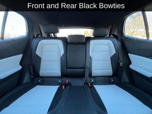 Used 2025 Chevrolet Blazer LT w/ Midnight/Sport Edition image 7