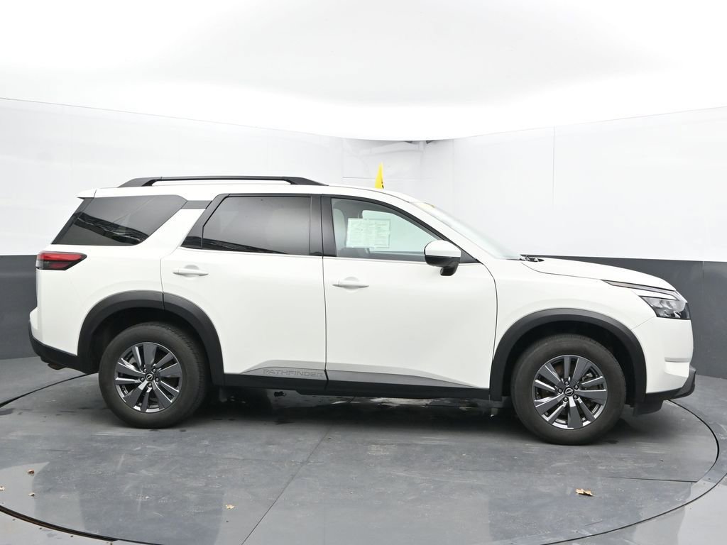 Used 2025 Nissan Pathfinder SV AWD/4WD image 12