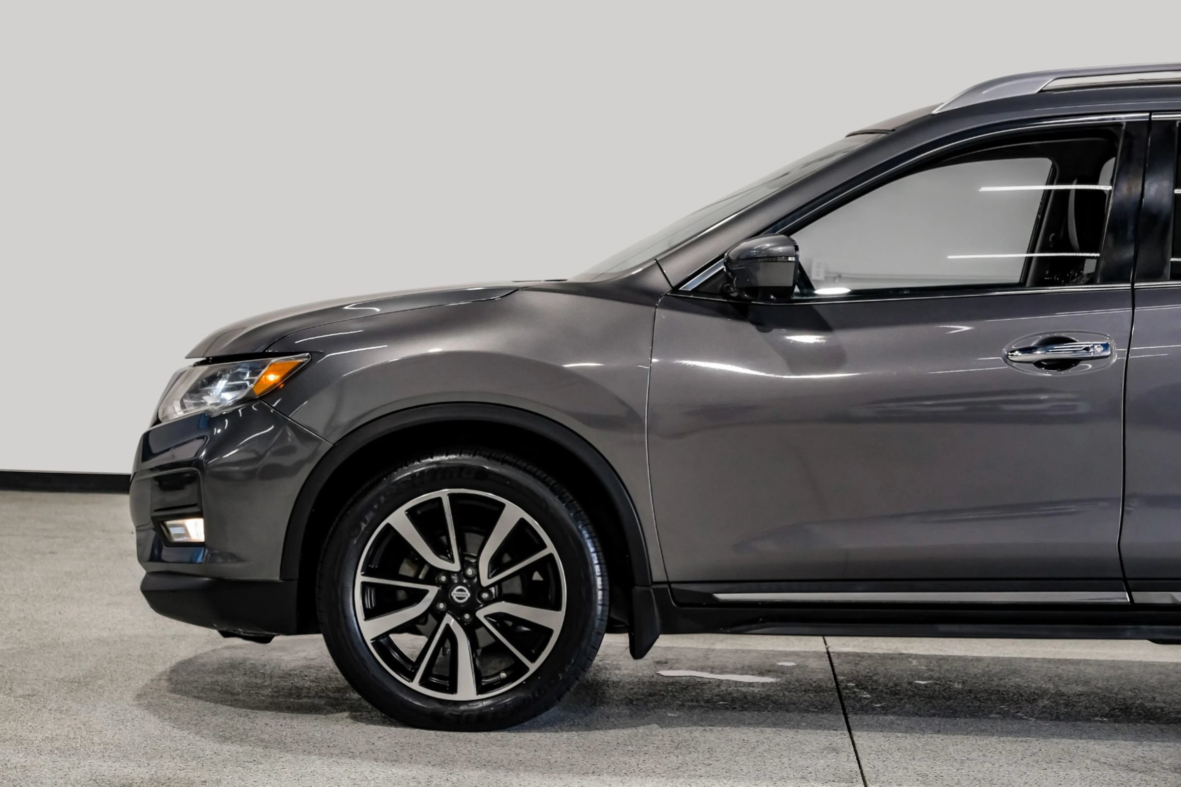 Used 2018 Nissan Rogue SL w/ Premium Package FWD image 17