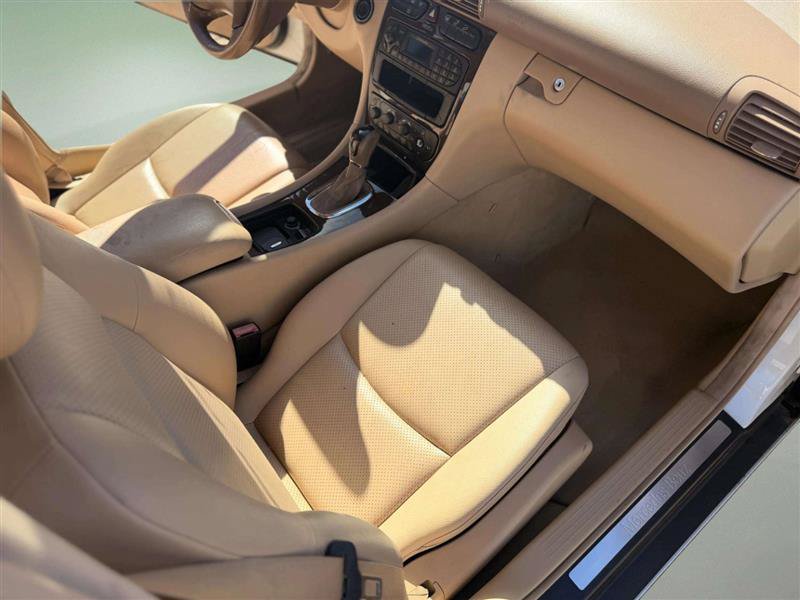 Used 2003 Mercedes-Benz C 240 Sedan w/ C2 Opt Pkg image 18