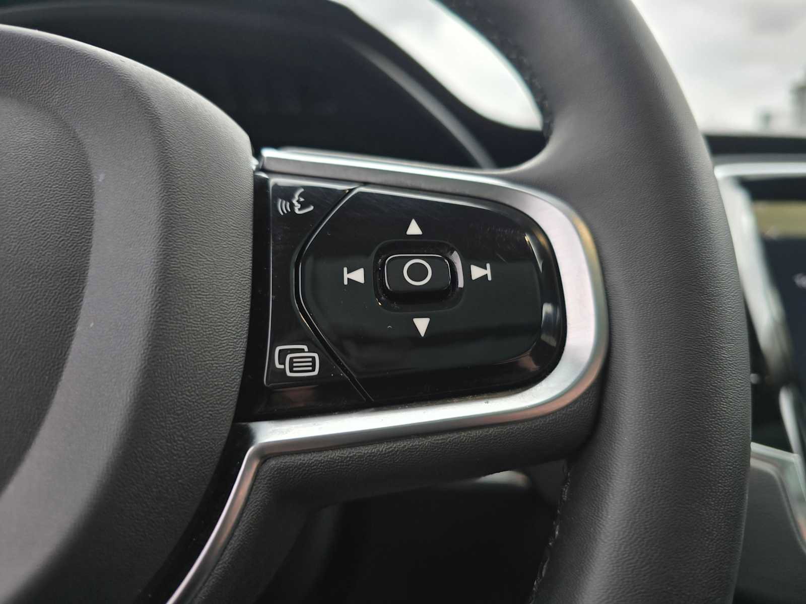 Certified 2023 Volvo XC90 T8 Ultimate w/ Protection Package Premier image 29