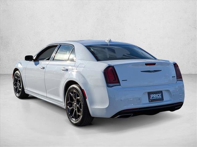 Used 2022 Chrysler 300 Touring L w/ Popular Equipment Group image 7