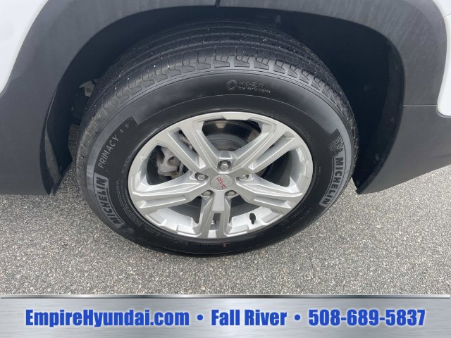 Used 2024 GMC Terrain SLE FWD image 13
