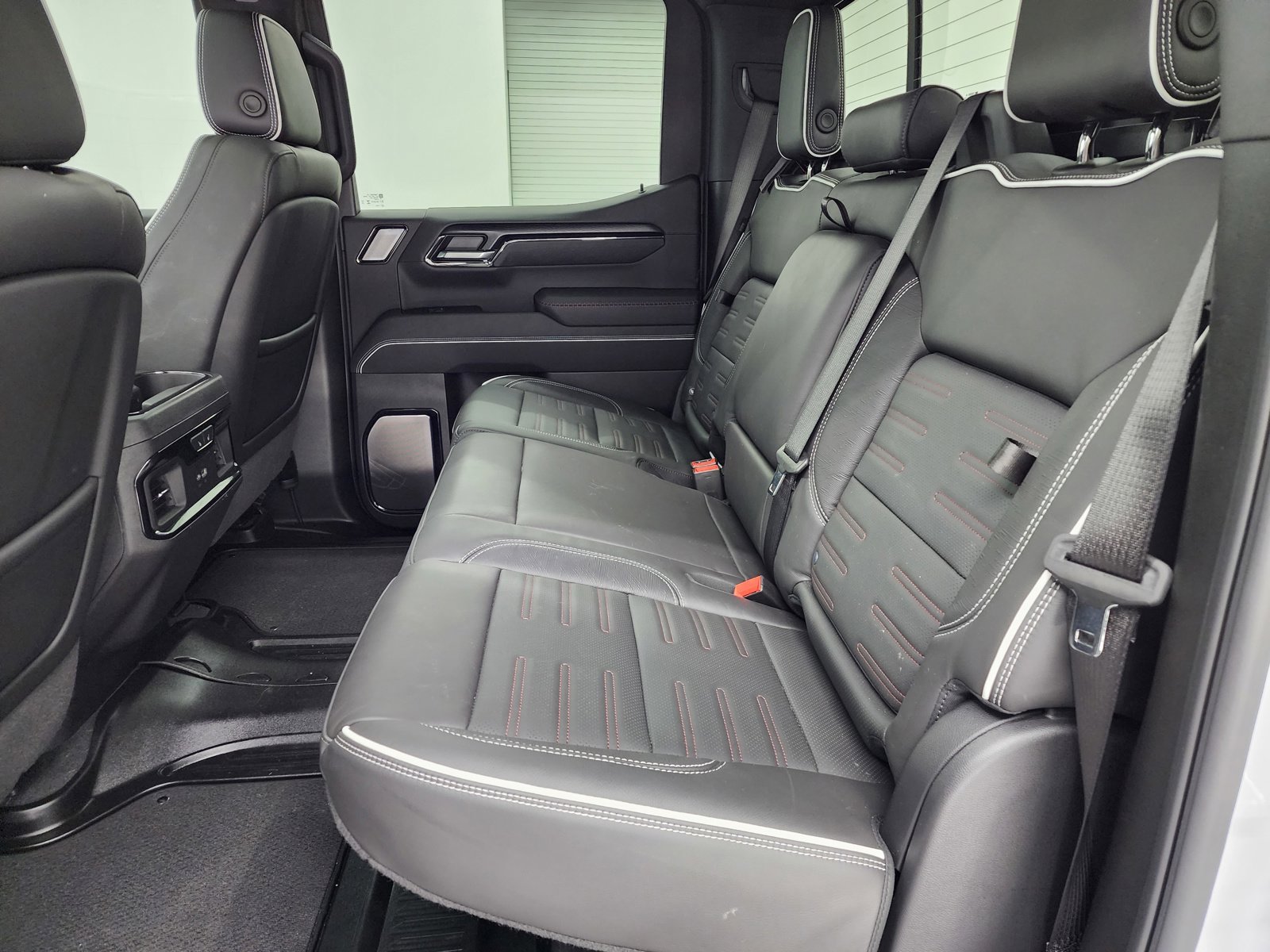 Used 2024 GMC Sierra 1500 AT4X image 9