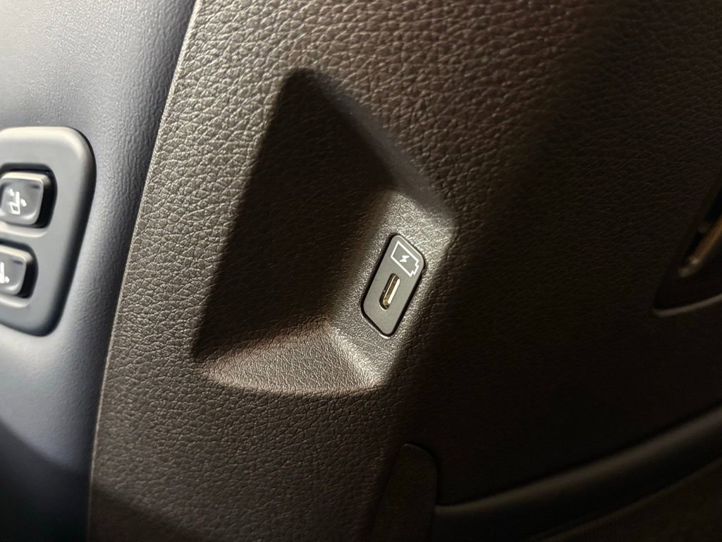New 2026 Kia Carnival EX FWD image 34