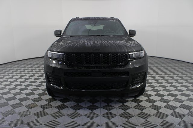 New 2025 Jeep Grand Cherokee L Altitude image 28