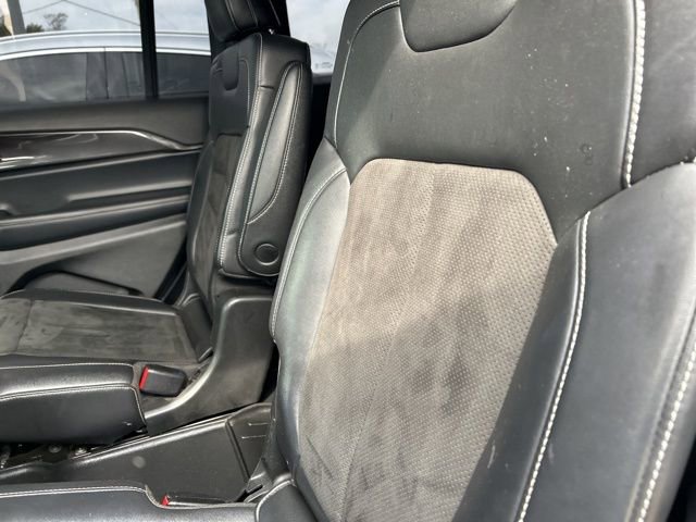 Used 2022 Jeep Grand Cherokee L Laredo RWD image 39