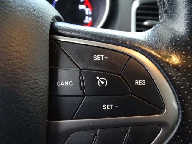 Used 2020 Dodge Durango SXT AWD/4WD image 8