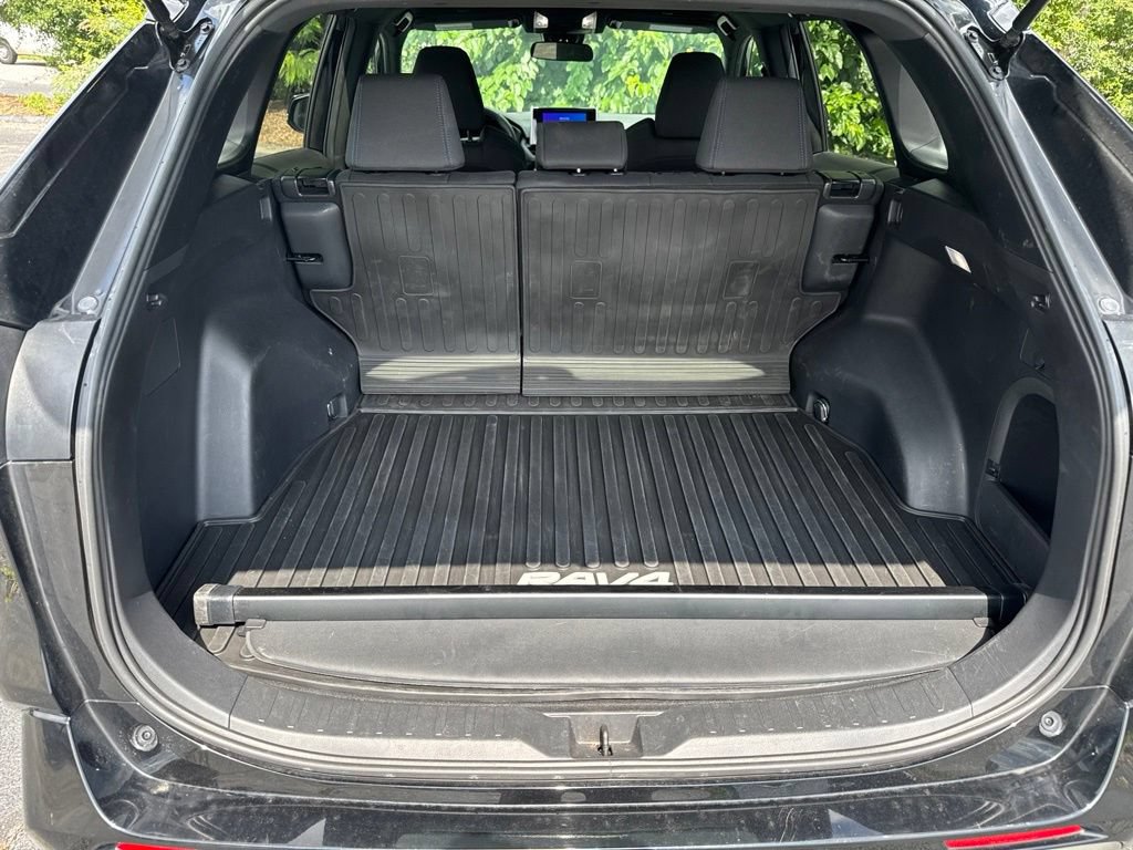 Used 2024 Toyota RAV4 SE AWD/4WD image 9