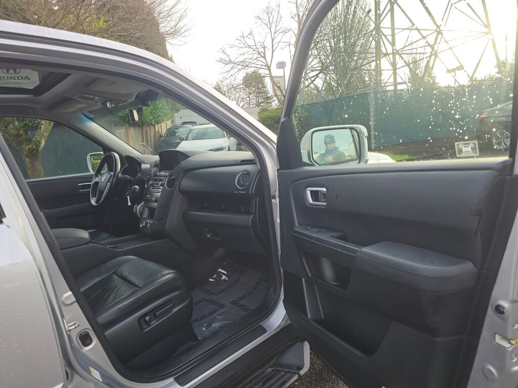 Used 2012 Honda Pilot Touring image 12