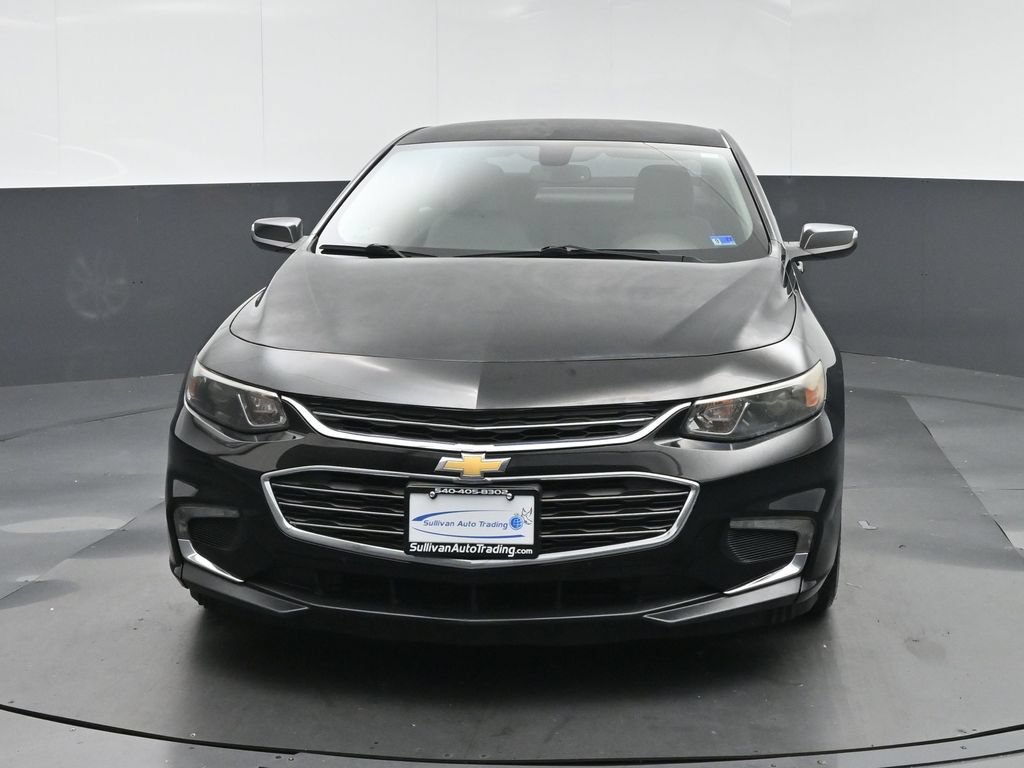 Used 2017 Chevrolet Malibu LT FWD image 2