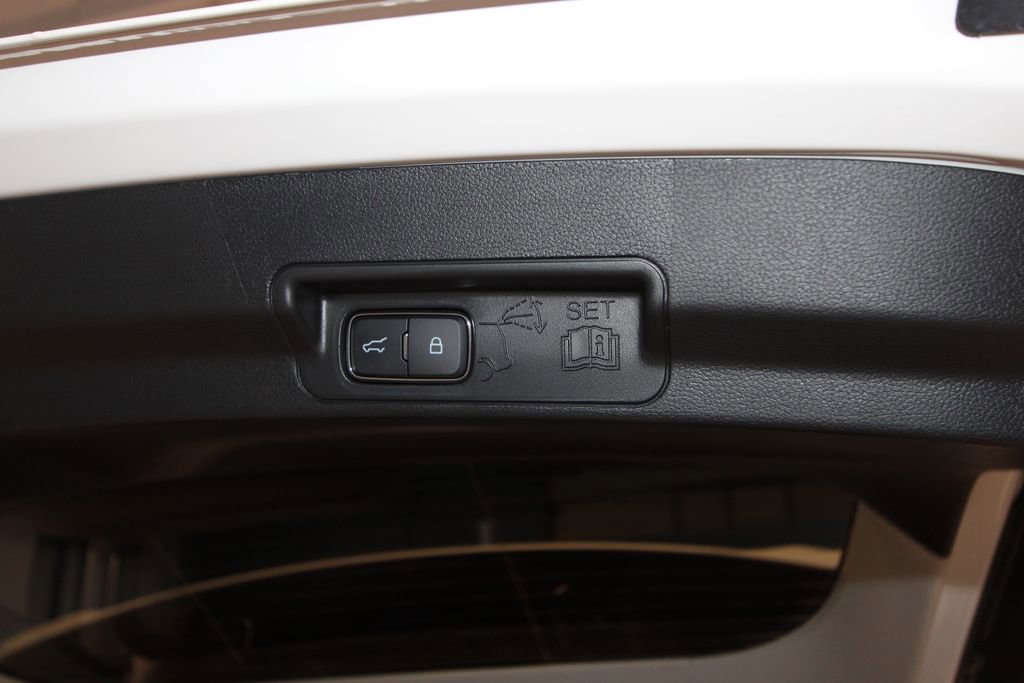 Used 2025 Ford Explorer Active w/ Active Comfort Package image 37